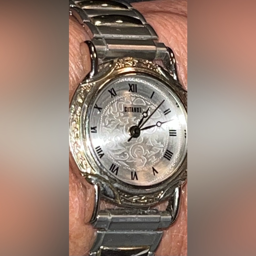 Vintage Gitano Women's Watch Silver-Toned Band Face With Roman Numerals
